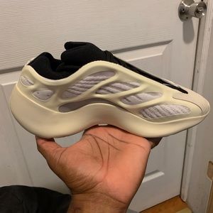Brand new /Adidas Yeezy 709 v3 azael ✅🥇